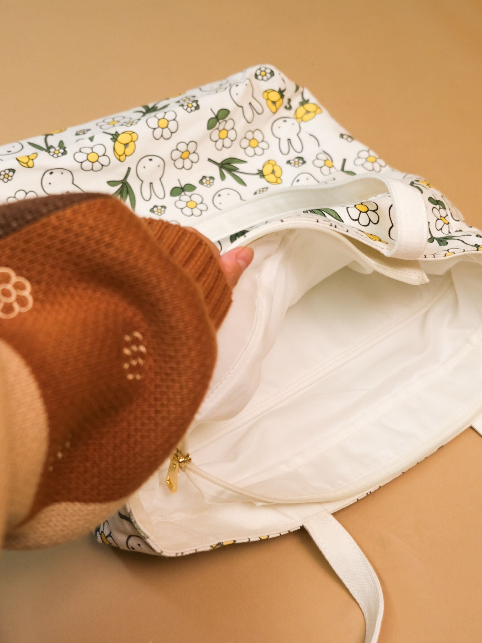 Miffy Meadow | Tote Bag - carmico